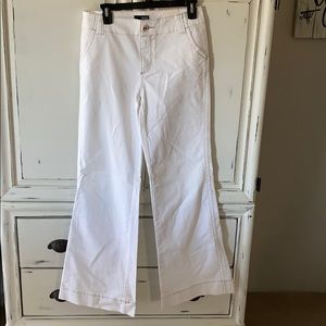 NWT Women’s White Jeans Sz 4